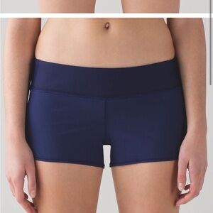 Lululemon speed short 2.5 low rise navy shorts